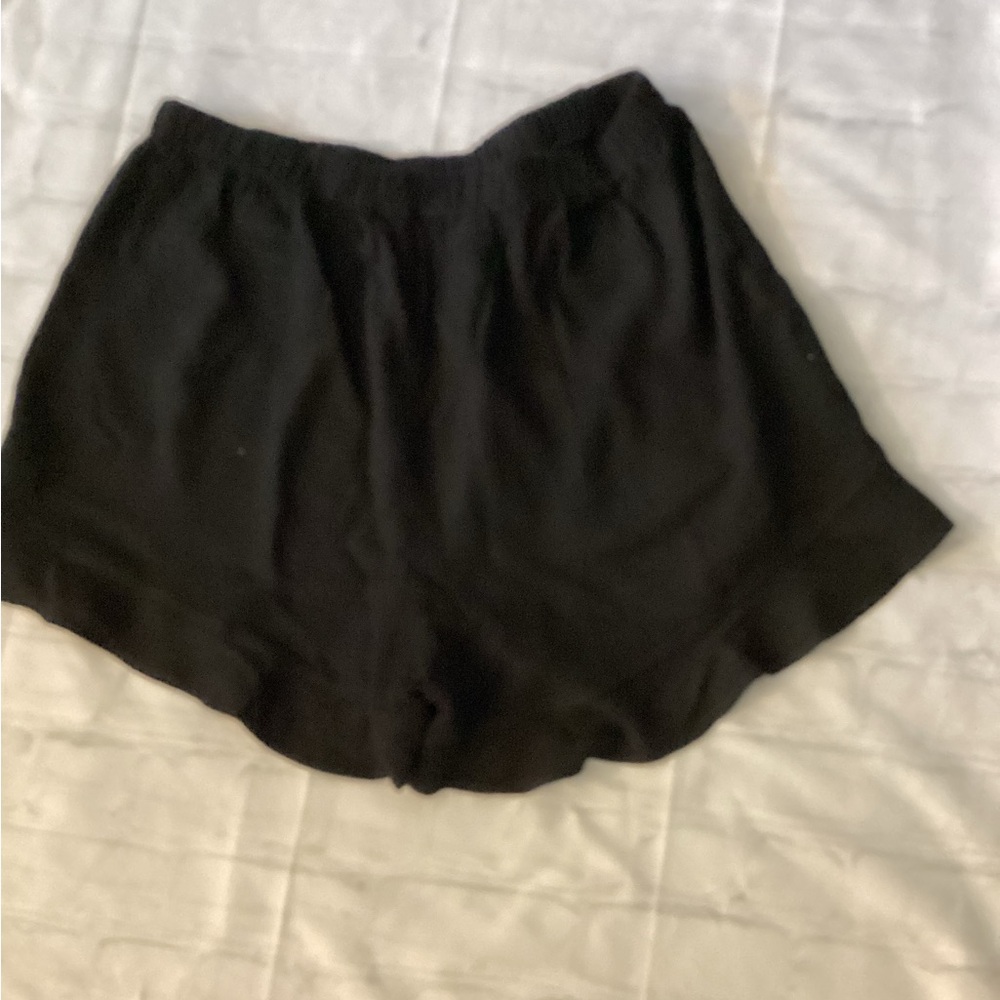 Black Ruffle Hem Shorts - Picture 3 of 3